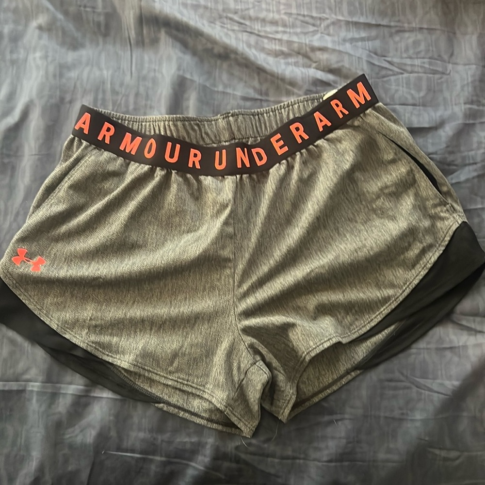 Under Armour shorts size large